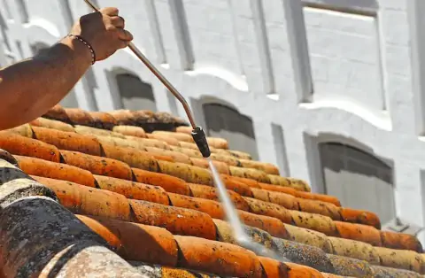 Nettoyage de toitures - Vézénobres